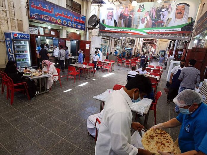 Kuwait considers crime of opening eateries, cafes during Ramadan