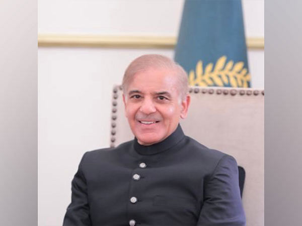 Pak PM Shehbaz Sharif representatives in Saudi again met with 'chor' slogans