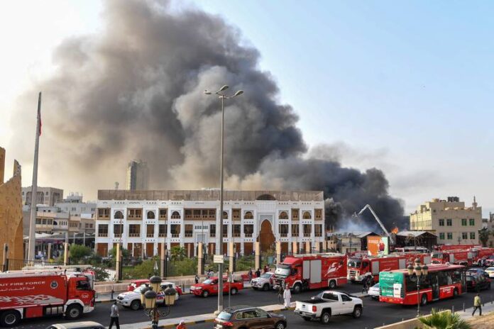 Massive fire breaks out in Soukh Mubarakiya Market