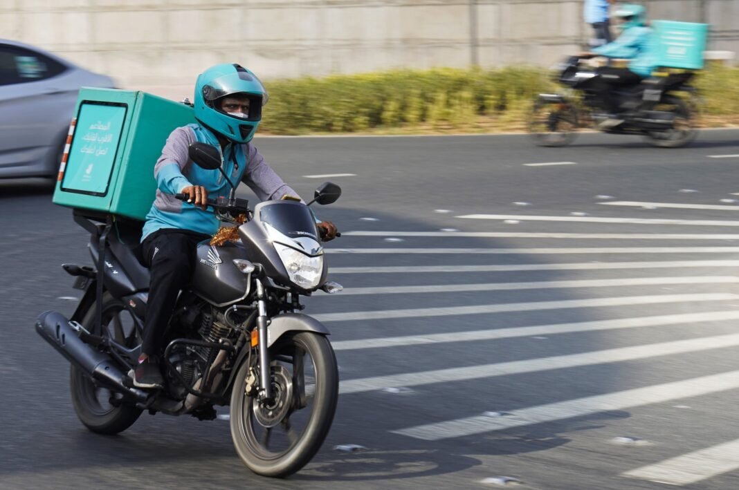 Delivery boys in Dubai call on strike amid surge in fuel price