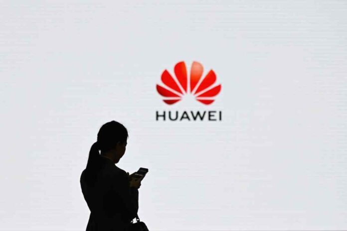 UK: BBC on rough track, accused for taking funds from sanctioned Huawei (image credits google)