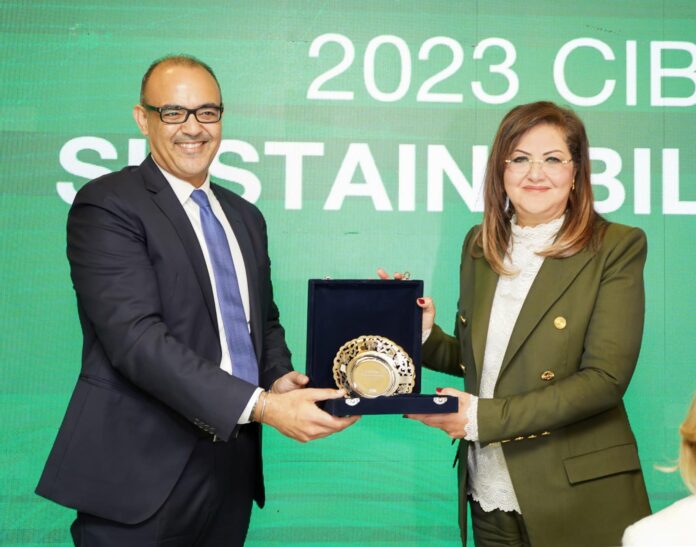 Egypt: PEC Minister, Hala El Saeed distributes award in GLAM ceremony