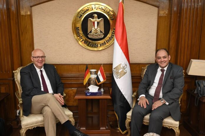 Egypt: Minister Ahmed Samir meets German Parliamentary Member Alexander Radwan