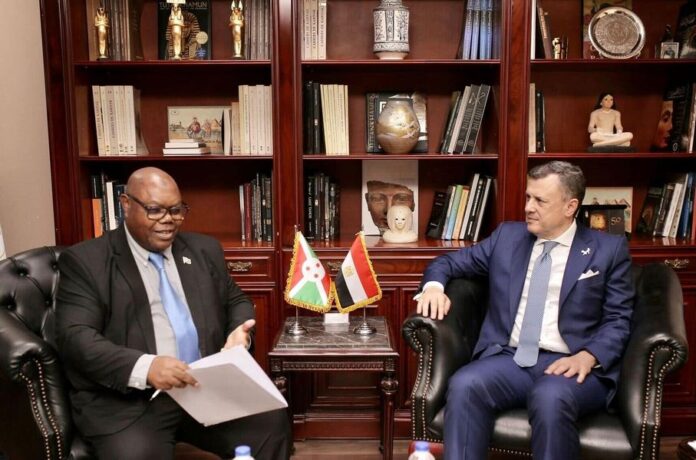Egypt: Tourism Minister Ahmed Issa receives ambassadors from Hungry and Burundi