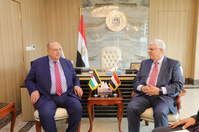 Education Minister Ayman Ashour receives Palestinian counterpart for bilateral discussions