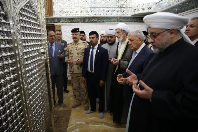 Iraqi Prez Abdul Latif Jamal Rashid visits tomb of Sheikh Abdul Qadir Al-Kilani