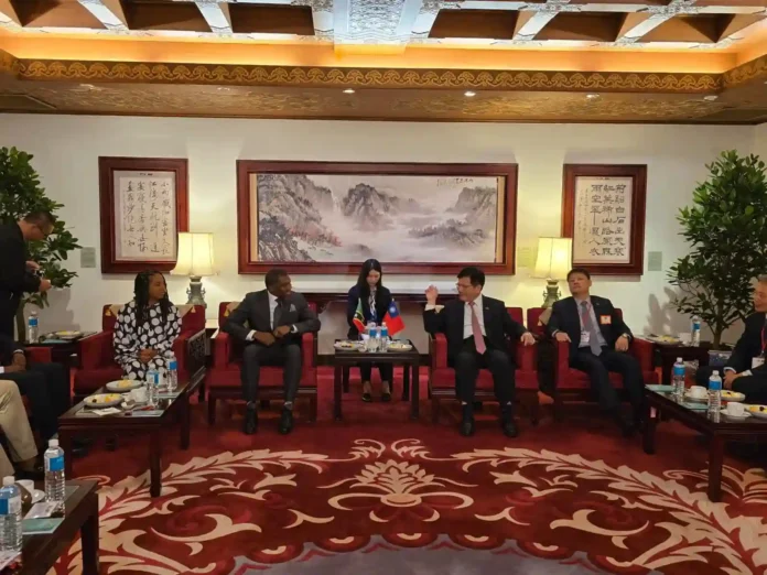 Prime Minister Drew Visited Taiwan to exchange ideas on developmental strategies