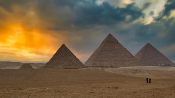 To further enhance the visitor experience and protect the integrity of the site, authorities are constructing a new main entrance via the Cairo-Fayum road