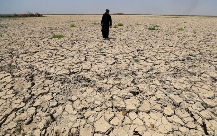 Iraqi desert near Dhi Qar province, where new dams are planned to combat extreme drought
