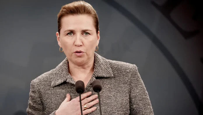 Iranian protesters gather during nationwide unrest as authorities warn foreign threats against Supreme Leader Ayatollah Ali Khamenei