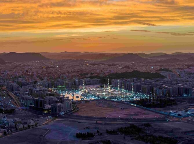 Photographer captures intricate Islamic architectural details and urban landscapes of Madinah, showcasing spiritual heritage and evolving city identity through artistic photography