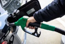 Markets Rebound as Trump Delays Iran Strike Threat, Oil Falls Oil pumpjacks operate at sunset as global energy markets react to geopolitical tensions and shifting supply expectations in Middle East conflict zones